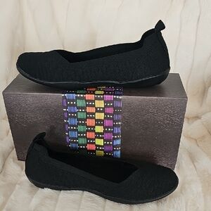 bernie mev. Black Women's Loafers